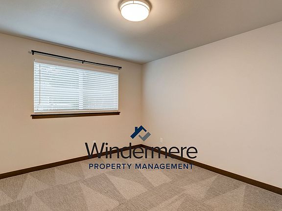 5th image of 1651 SW Mulberry Pl #E101