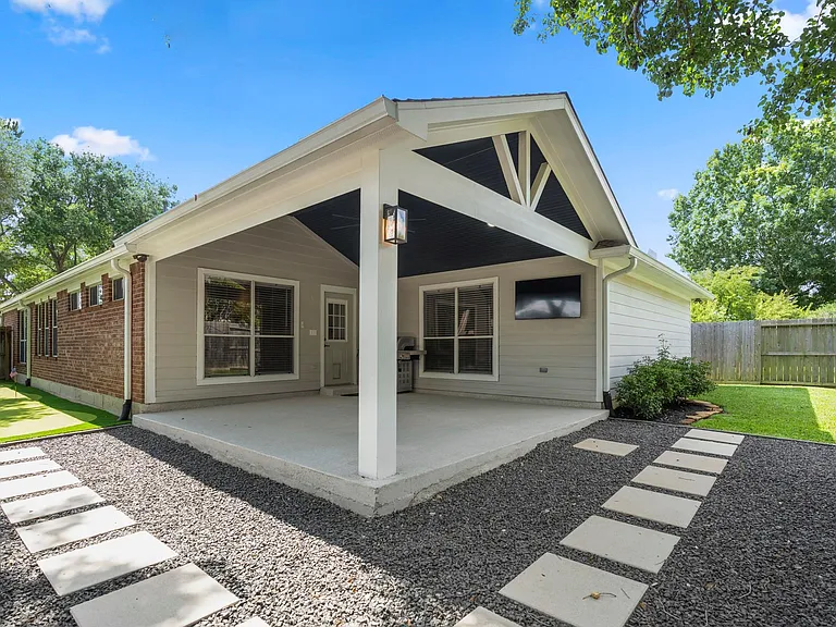 5802 Sawyer Bend Ln — Photo 31