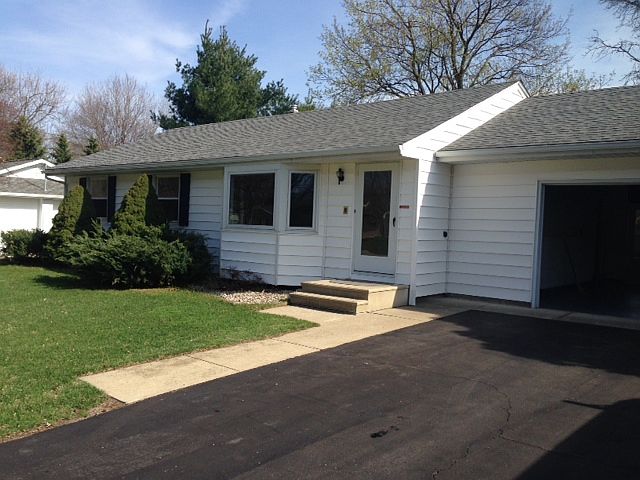 1st image of 408 Larkspur Ave