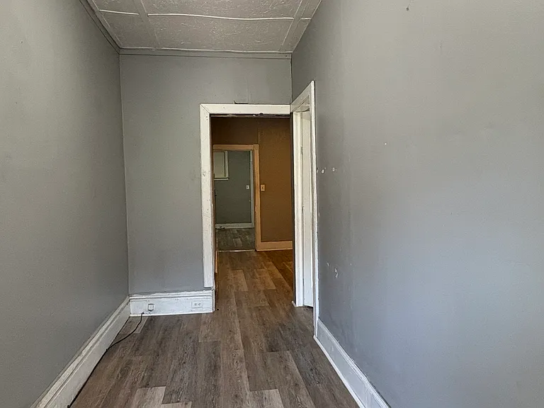 1716 Miller St — Photo 7