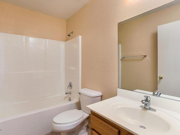 4th image of 10757 W Taft St