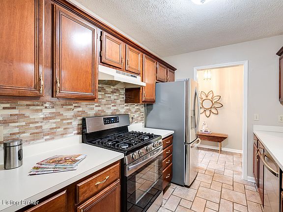 3rd image of 2601 Gardner Ct
