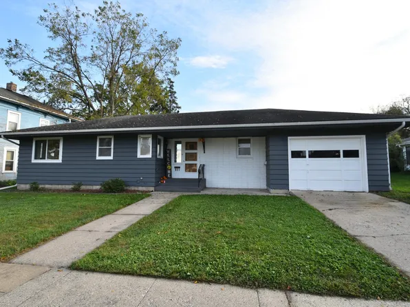 501 W 5th St, Zumbrota, MN 55992