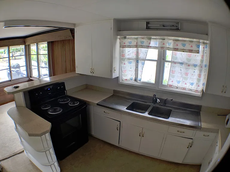 55 Akamu Pl — Photo 13