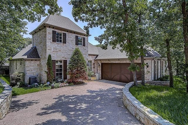 1st image of 912 Kings Ct