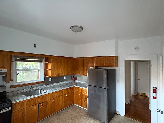 3rd image of 743 Gramatan Ave Floor 2