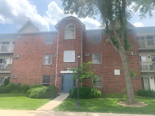 1352 Cunat Ct APT 2C, Lake In The Hills, IL 60156
