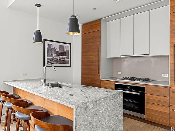 4th image of 21-21 31st St #2L