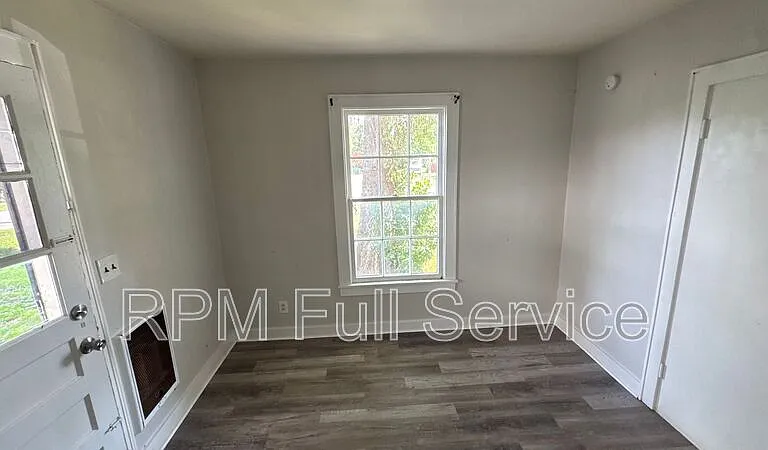 423 Maple St #B — Photo 10