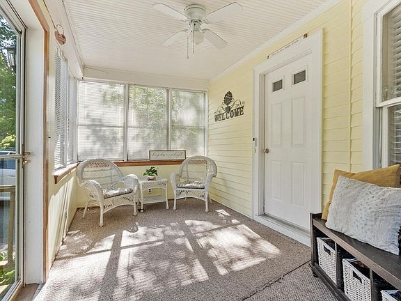 4th image of 113 Simonds St