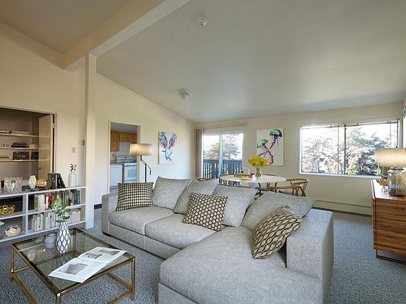 5th image of 1503 Pershing Dr