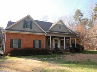 212 Longleaf Pine Dr, Advance, NC 27006