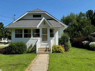214 W Wheaton Ave, Clare, MI 48617