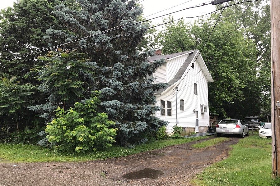 2nd image of 1948 Locust St