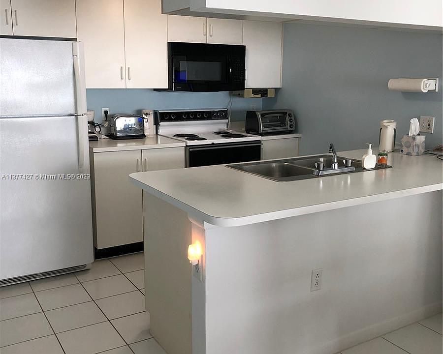 1st image of 507 Waterside Dr #507