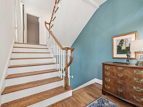 3rd image of 101 Lions Gate Dr