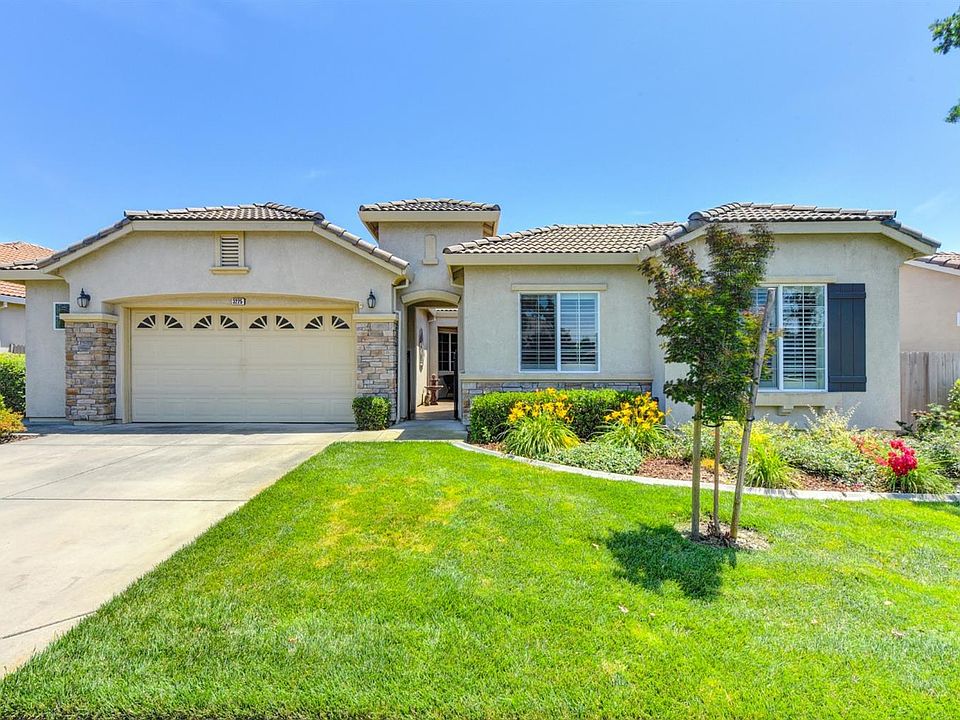 1st image of 3225 Four Seasons Dr