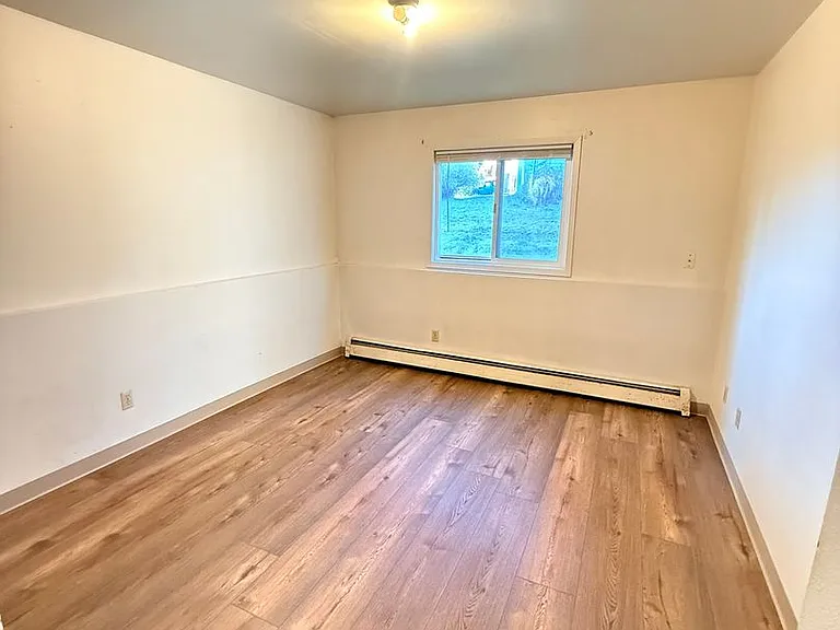 1220 Purtov St — Photo 7