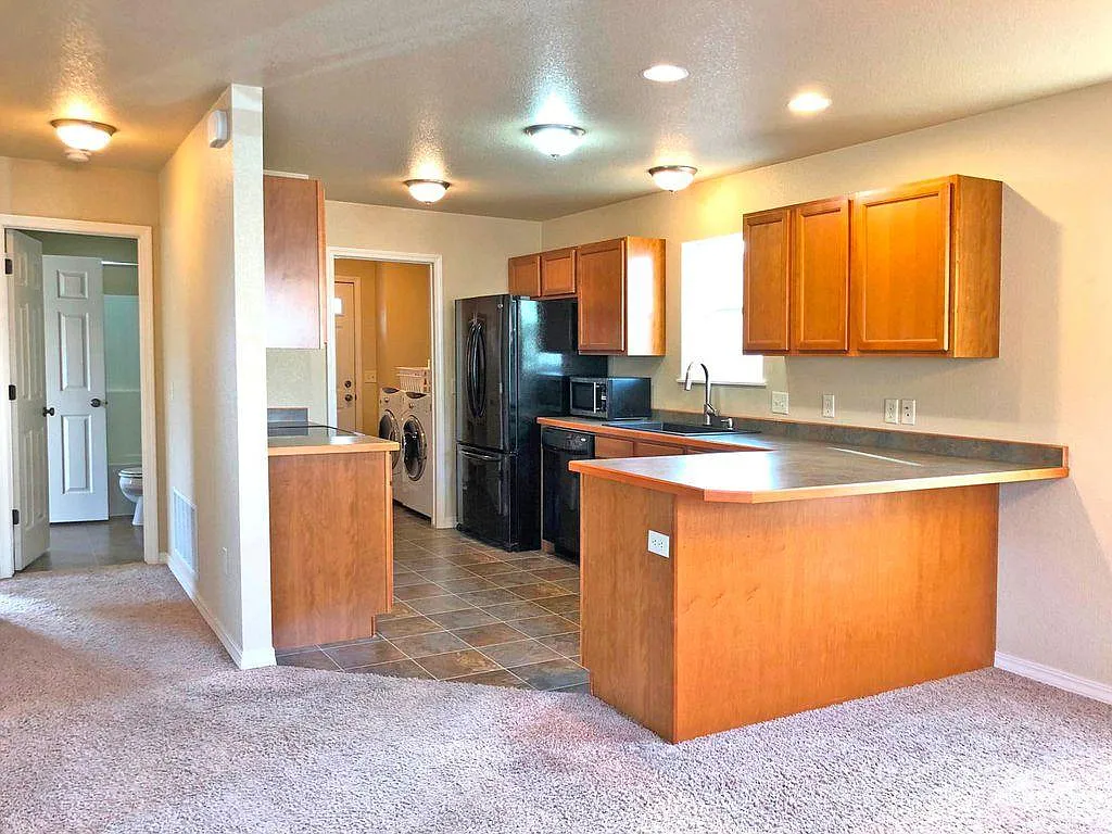 Photo 2 of 7 - 4231 Hermione Ln - Missoula, MT Building Photo - 4231 Hermione Ln