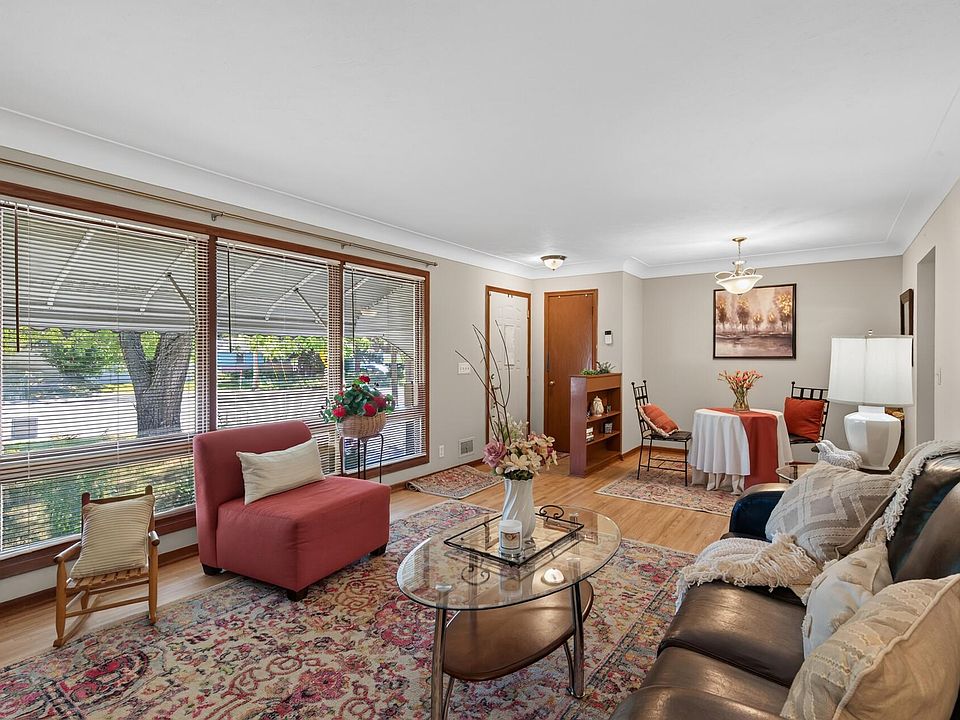 3715 Douglas Dr N, Crystal, MN 55422 | MLS #7142991 | Zillow