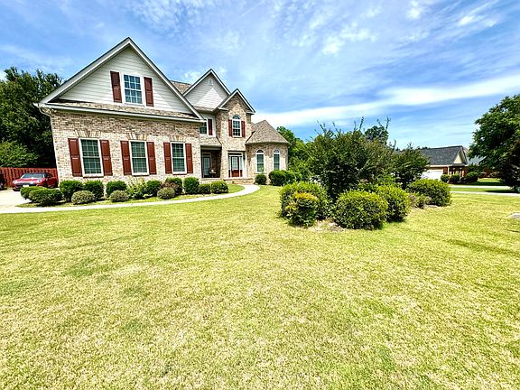 2nd image of 136 Knob Hill Drive