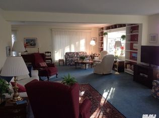 19 Woodhull Ct, Northport, NY 11768