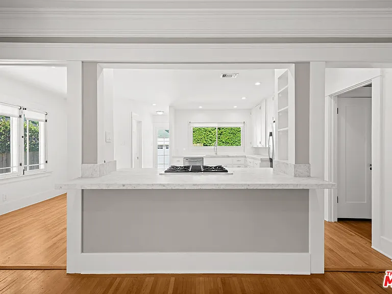 1441 N Ogden Dr — Photo 20