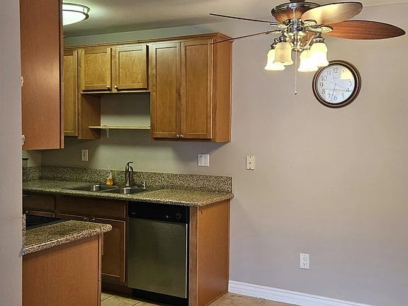 5th image of 1386 E Madison Ave Unit 31