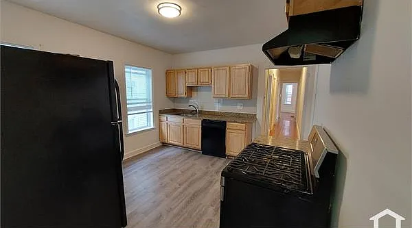 7 Topliff St #3 — Photo 3