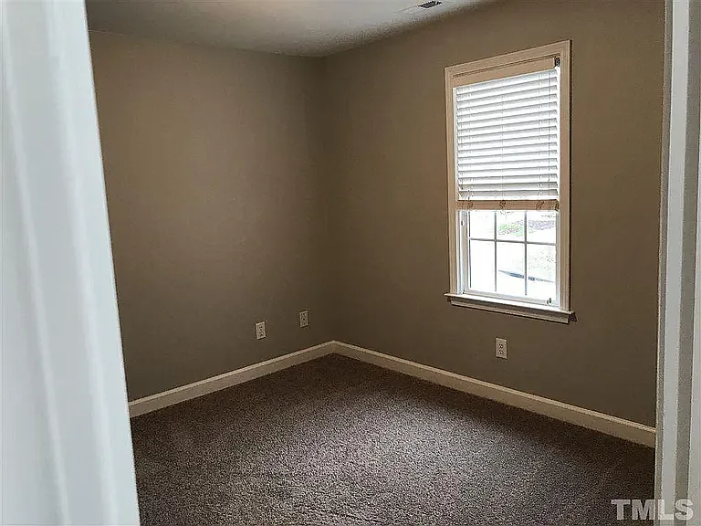 834 Saratoga Dr — Photo 17
