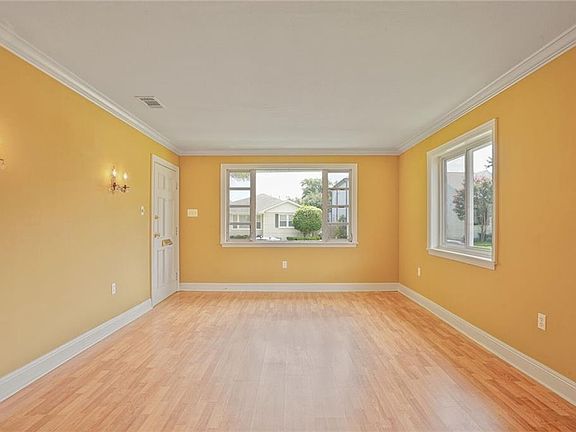 3rd image of 6528 Marshal Foch St