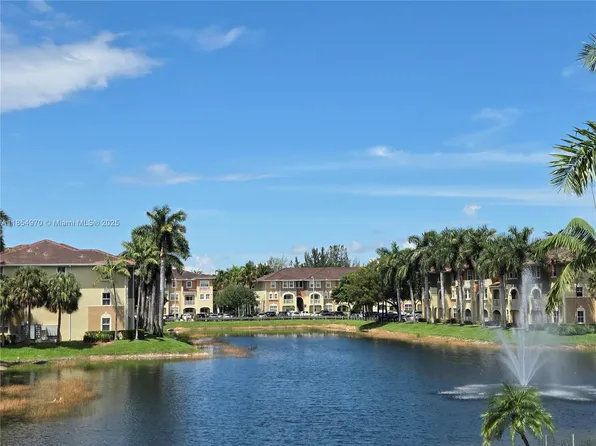 8800 NW 107th Ct Unit 212, Doral, FL 33178