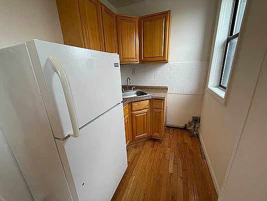 3rd image of 788 Woodward Ave Floor 3