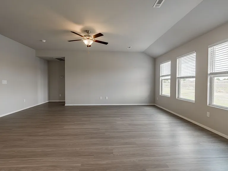 1721 Forest Dr — Photo 6