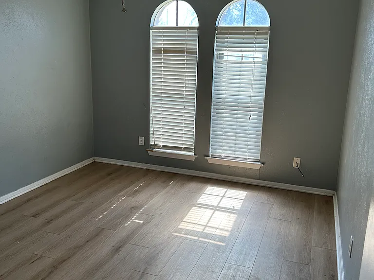 6045 Hillcrest Dr — Photo 6