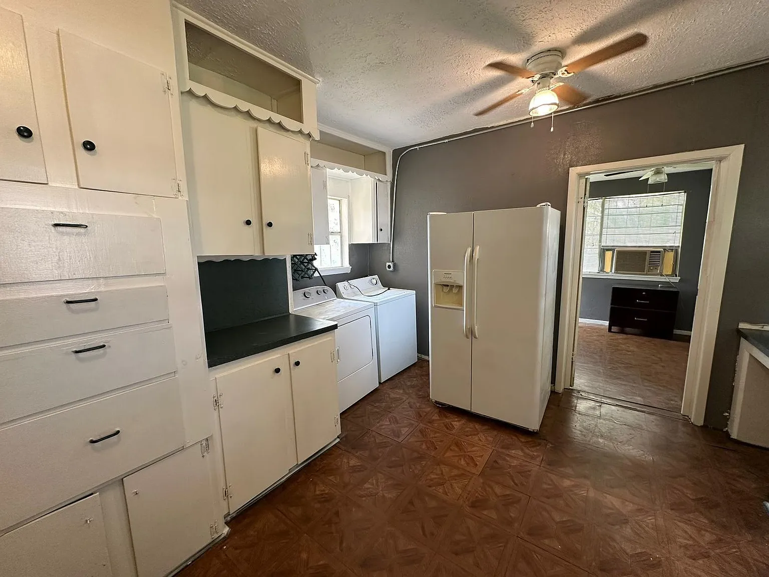 3 bed, 2.0 bath, 1846 sqft, $1,590 — Photo 4