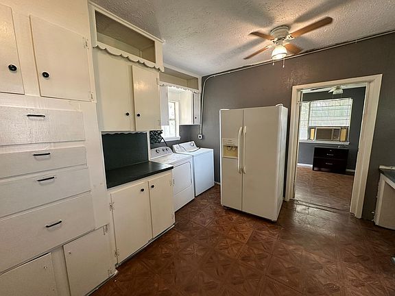 3rd image of 6818 Stearns St