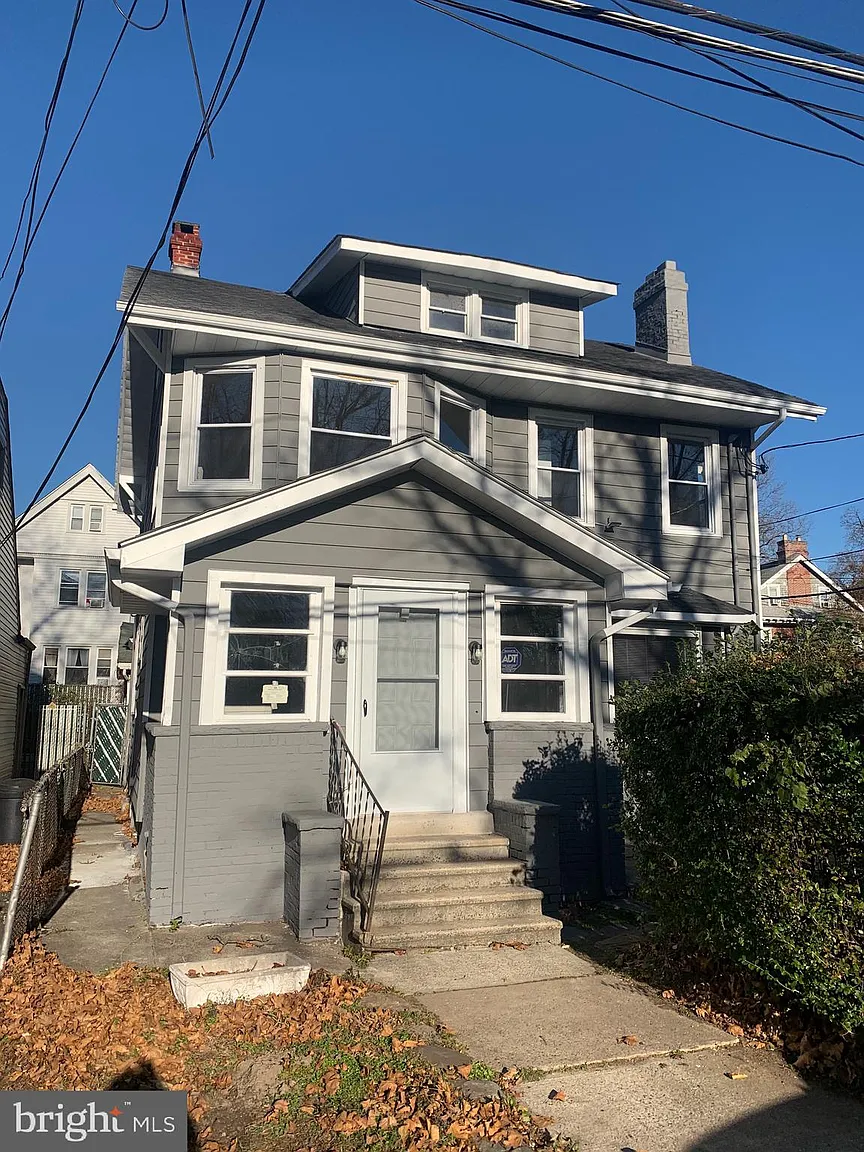 502 Riverside Ave photo 1