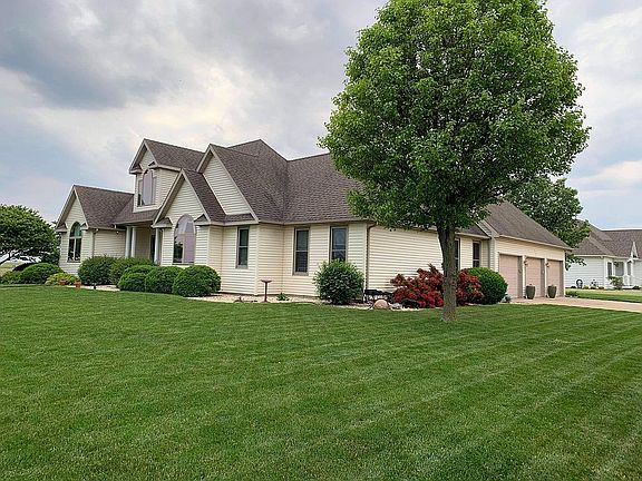 5th image of 203 Julie Dr