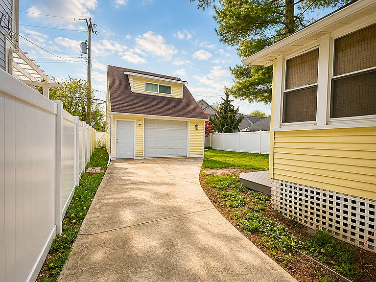 1208 Emmons Ave — Photo 3