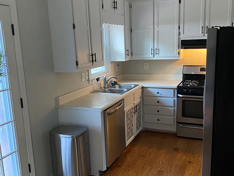 3142 Rocky Point Ct — Photo 4