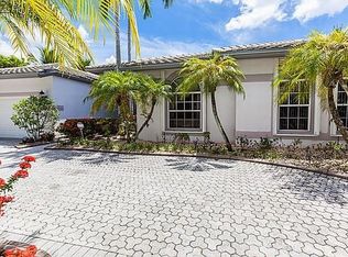 1525 NW 182nd Ave, Pembroke Pines, FL 33029