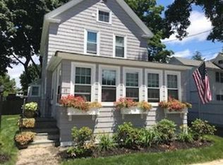 17 Green St, Amesbury, MA 01913