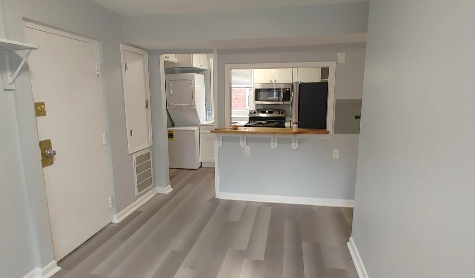 3 bed, 850 sqft, $3,000 — Photo 1