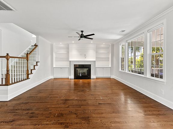3rd image of 4108 Whiting St