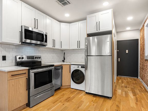 2nd image of 555 E 137th St #401