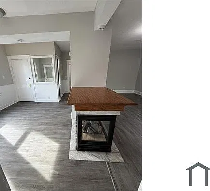 4529 Pearl Rd — Photo 2