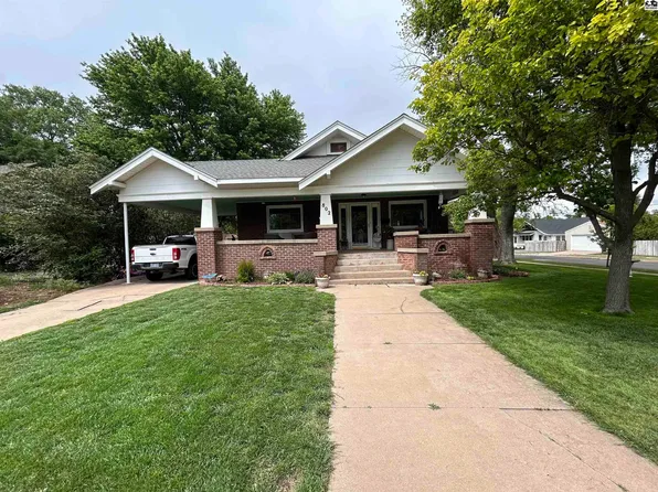 802 W 3rd St, Pratt, KS 67124