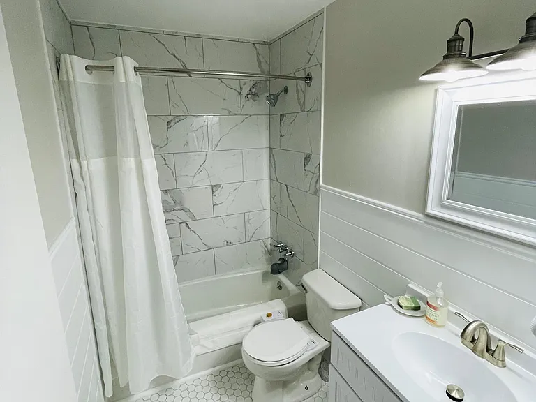 2422 Barracks Pl #3 — Photo 11
