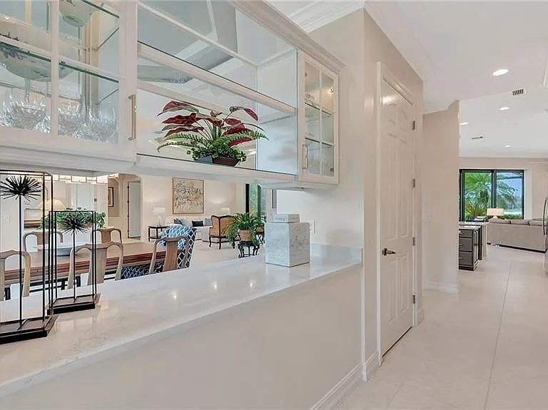 11238 Five Oaks Ln — Photo 3